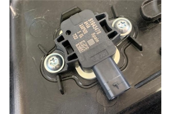 Recambio de elevalunas electrico delantero derecho para jeep renegade (bu) 1.6 limited fwd referencia OEM IAM C46780103 52015491