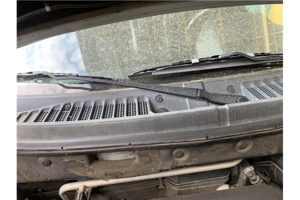 Recambio de brazo limpiaparabrisas delantero derecho para land rover freelander (ln) 2.0 hse familiar referencia OEM IAM AWR4112