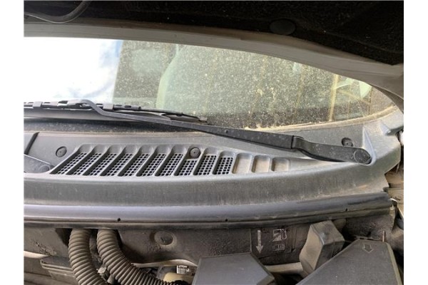 Recambio de brazo limpiaparabrisas delantero izquierdo para land rover freelander (ln) 2.0 hse familiar referencia OEM IAM AWR41