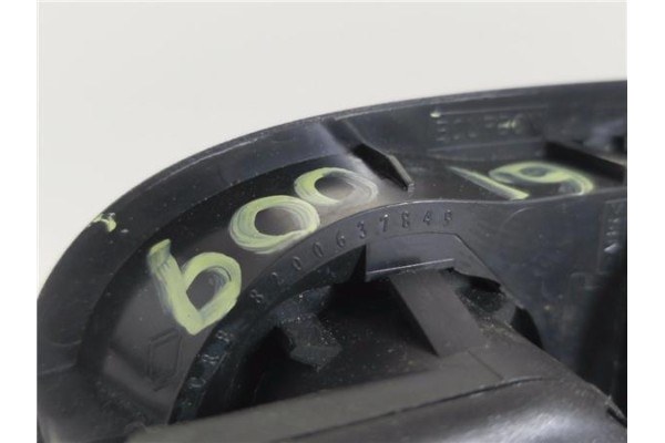 Recambio de mando elevalunas delantero izquierdo para renault master iii combi 2.3 l2h2 3,5t referencia OEM IAM 8200637849  