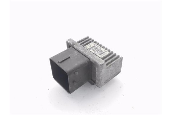 Recambio de caja precalentamiento para renault master iii combi 2.3 l2h2 3,5t referencia OEM IAM 110678071R  