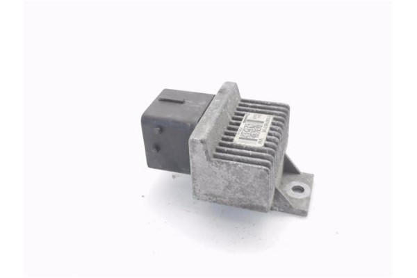 Recambio de caja precalentamiento para renault master iii combi 2.3 l2h2 3,5t referencia OEM IAM 110678071R  