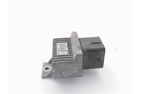 Recambio de caja precalentamiento para renault master iii combi 2.3 l2h2 3,5t referencia OEM IAM 110678071R  