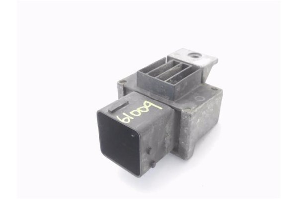 Recambio de caja precalentamiento para renault master iii combi 2.3 l2h2 3,5t referencia OEM IAM 110678071R  