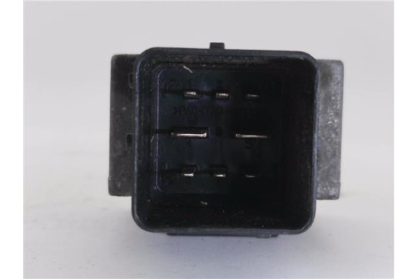 Recambio de caja precalentamiento para renault master iii combi 2.3 l2h2 3,5t referencia OEM IAM 110678071R  