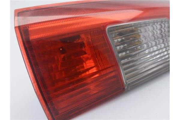 Recambio de piloto superior trasero izquierdo para volvo v70 familiar 2.4 d5 referencia OEM IAM 9154493ECE  
