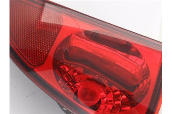 Recambio de piloto defensa trasero derecho para renault espace iv (jk0) 2.0 dci (jk01, jk03) referencia OEM IAM 8200027154  