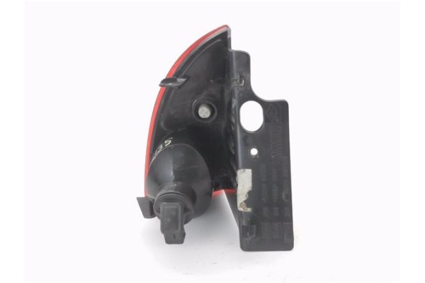 Recambio de piloto defensa trasero izquierdo para renault espace iv (jk0) 2.0 dci (jk01, jk03) referencia OEM IAM 8200027155  