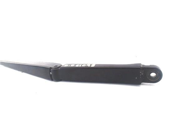 Recambio de brazo limpiaparabrisas delantero derecho para volvo xc90 d5 referencia OEM IAM 8693600  