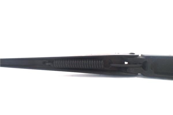 Recambio de brazo limpiaparabrisas delantero derecho para volvo xc90 d5 referencia OEM IAM 8693600  