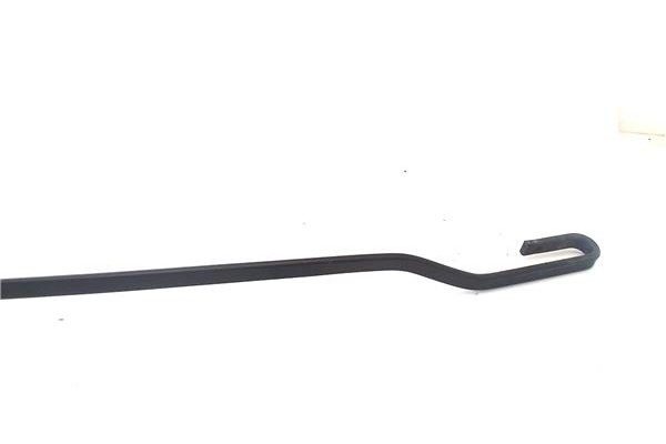 Recambio de brazo limpiaparabrisas delantero derecho para chrysler sebring berlina 2.0 crd limited referencia OEM IAM 05303716AB
