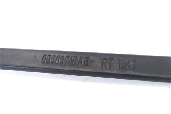 Recambio de brazo limpiaparabrisas delantero derecho para chrysler sebring berlina 2.0 crd limited referencia OEM IAM 05303716AB