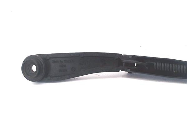 Recambio de brazo limpiaparabrisas delantero izquierdo para chrysler sebring berlina 2.0 crd limited referencia OEM IAM 05303715