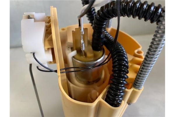 Recambio de bomba combustible para jeep renegade (bu) 1.6 limited fwd referencia OEM IAM 00519358990  