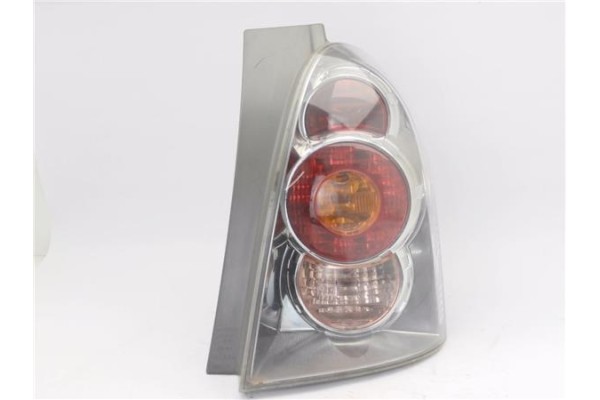 Recambio de piloto trasero derecho para toyota corolla verso (r1) 2.2 d-4d referencia OEM IAM 815510F020  