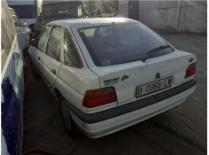 ford escort berlina del año 1990