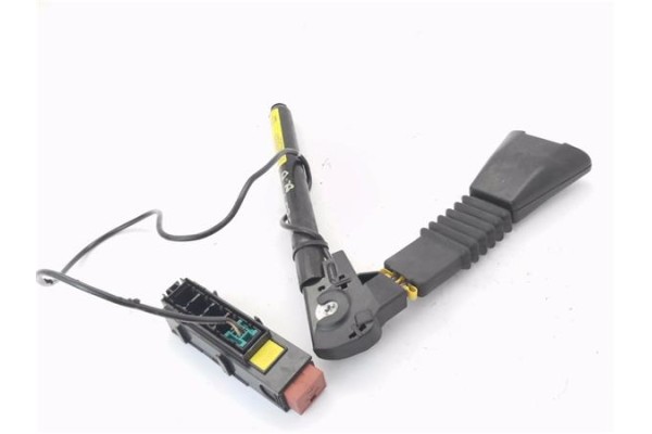 Recambio de anclaje cinturon delantero derecho para opel corsa c 1.7 dti referencia OEM IAM 197340 09114886 
