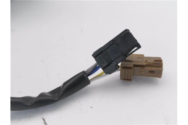 Recambio de retrovisor electrico izquierdo para peugeot 207 1.4 x-line referencia OEM IAM E9024528  