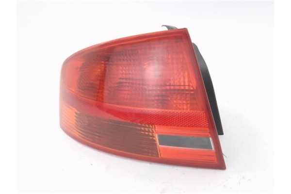 Recambio de piloto trasero izquierdo para audi a4 berlina (8e) 2.0 tdi 16v (103kw) referencia OEM IAM 8E5945095  