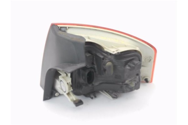 Recambio de piloto trasero izquierdo para audi a4 berlina (8e) 2.0 tdi 16v (103kw) referencia OEM IAM 8E5945095  