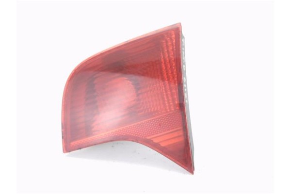 Recambio de piloto porton trasero derecho para audi a4 berlina (8e) 2.0 tdi 16v (103kw) referencia OEM IAM 8E5945094 96503802 