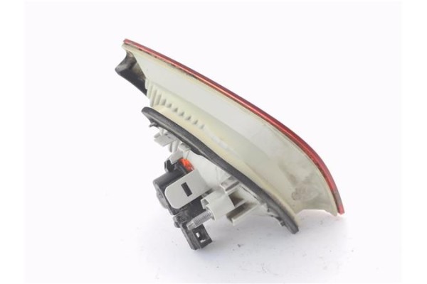 Recambio de piloto porton trasero derecho para audi a4 berlina (8e) 2.0 tdi 16v (103kw) referencia OEM IAM 8E5945094 96503802 