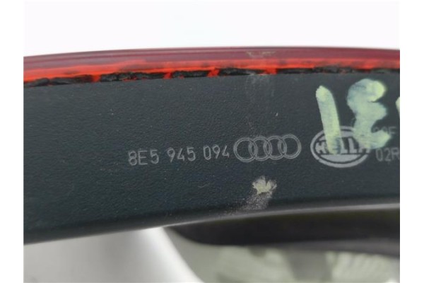 Recambio de piloto porton trasero derecho para audi a4 berlina (8e) 2.0 tdi 16v (103kw) referencia OEM IAM 8E5945094 96503802 