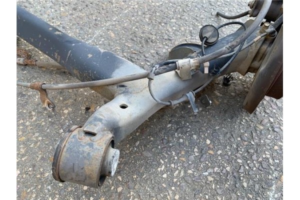 Recambio de puente trasero para kia rio (ub) 1.2 basic referencia OEM IAM 551001W100  