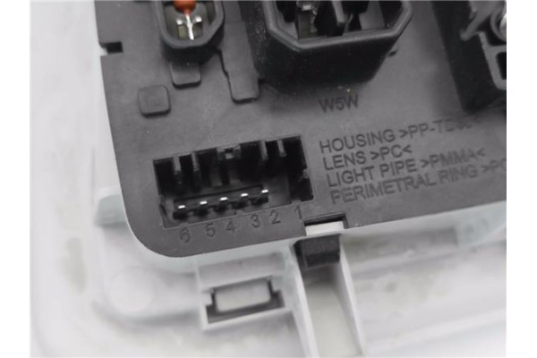 Recambio de luz delantero central techo para jeep renegade (bu) 1.6 limited fwd referencia OEM IAM 7356212890  