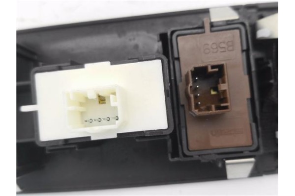 Recambio de mando elevalunas delantero derecho para jeep renegade (bu) 1.6 limited fwd referencia OEM IAM 07356039310  