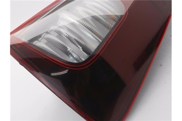 Recambio de piloto trasero derecho para renault espace iv (jk0) 2.0 dci (jk01, jk03) referencia OEM IAM 8200394724  