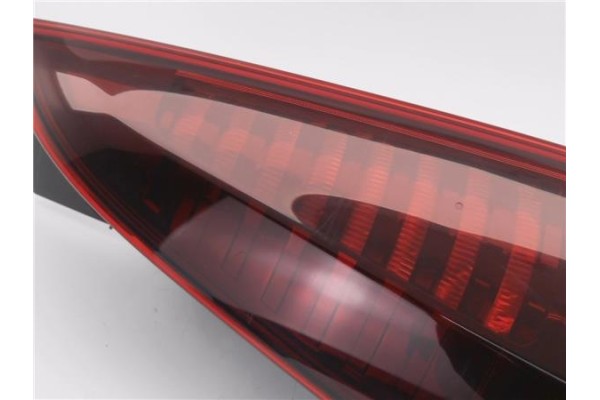 Recambio de piloto trasero izquierdo para renault espace iv (jk0) 2.0 dci (jk01, jk03) referencia OEM IAM 8200394722  