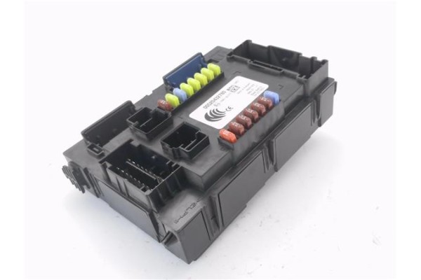 Recambio de caja fusibles/rele para jeep renegade (bu) 1.6 limited fwd referencia OEM IAM 00520432780 520432780 