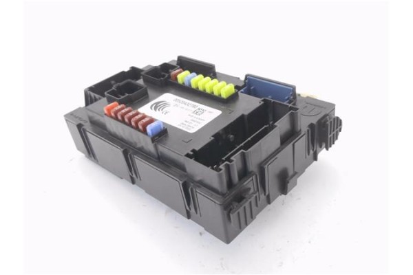 Recambio de caja fusibles/rele para jeep renegade (bu) 1.6 limited fwd referencia OEM IAM 00520432780 520432780 