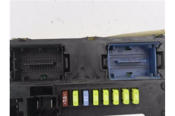 Recambio de caja fusibles/rele para jeep renegade (bu) 1.6 limited fwd referencia OEM IAM 00520432780 520432780 