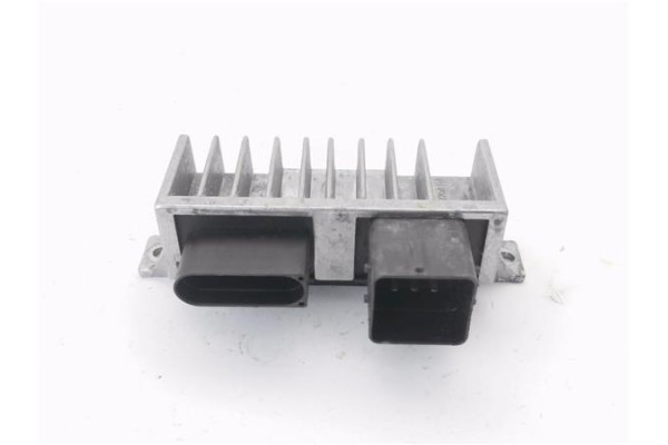 Recambio de rele calentadores para renault master iii combi 2.3 l2h2 3,5t referencia OEM IAM 271202380R  