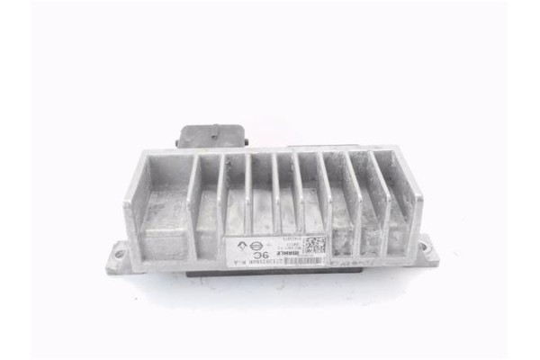 Recambio de rele calentadores para renault master iii combi 2.3 l2h2 3,5t referencia OEM IAM 271202380R  