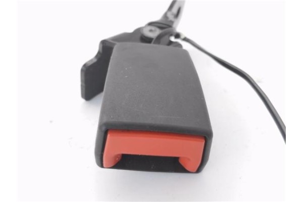 Recambio de anclaje cinturon trasero central para jeep renegade (bu) 1.6 limited fwd referencia OEM IAM 34174908C 735598099 