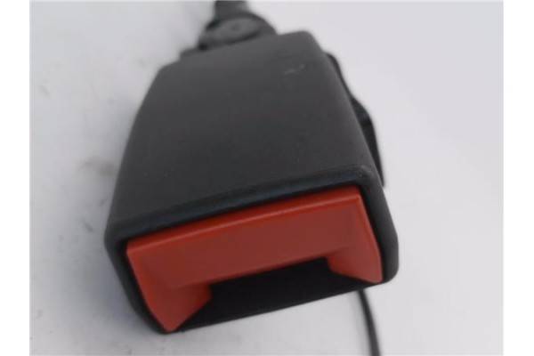 Recambio de anclaje cinturon trasero derecho para jeep renegade (bu) 1.6 limited fwd referencia OEM IAM 34174910C 735598107 