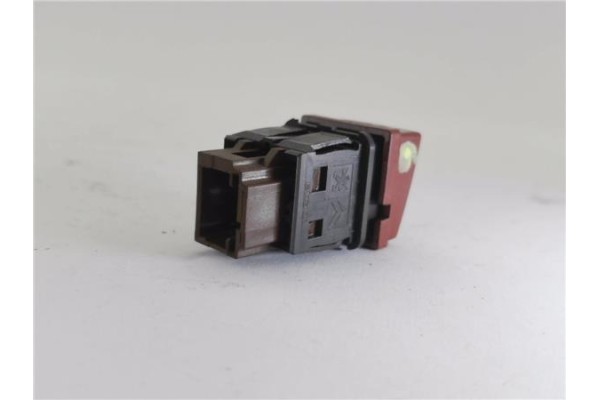 Recambio de interruptor luces emergencia para peugeot 207 1.4 x-line referencia OEM IAM 96472122KR  