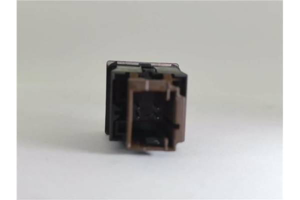 Recambio de interruptor luces emergencia para peugeot 207 1.4 x-line referencia OEM IAM 96472122KR  