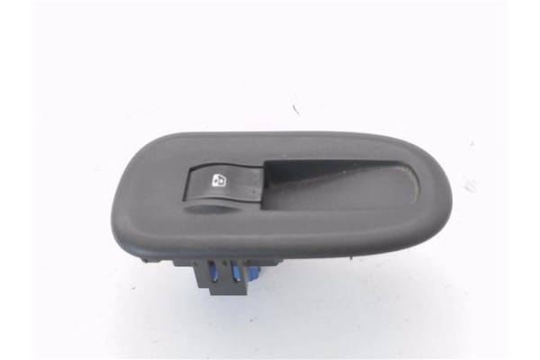 Recambio de mando elevalunas delantero derecho para renault master iii combi 2.3 l2h2 3,5t referencia OEM IAM 8200548968  