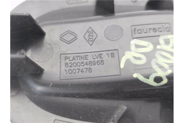 Recambio de mando elevalunas delantero derecho para renault master iii combi 2.3 l2h2 3,5t referencia OEM IAM 8200548968  