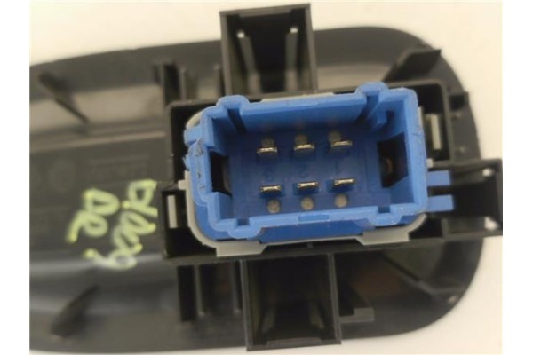 Recambio de mando elevalunas delantero derecho para renault master iii combi 2.3 l2h2 3,5t referencia OEM IAM 8200548968  