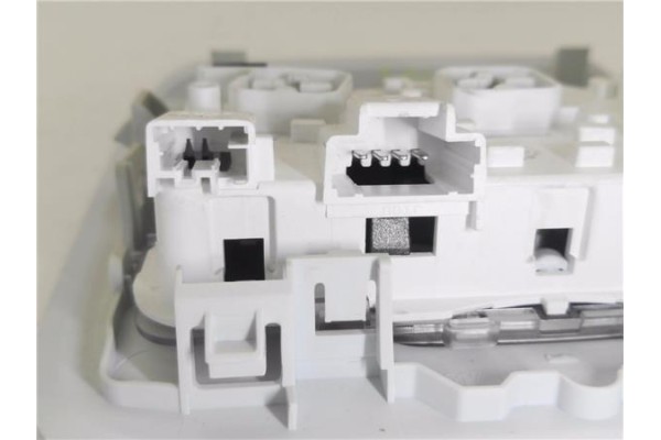 Recambio de luz delantero central techo para peugeot 2008 1.2 access referencia OEM IAM 9674441377  