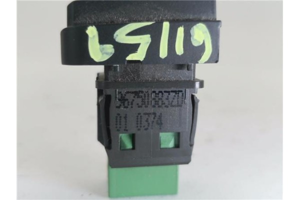 Recambio de boton cierre centralizado para peugeot 2008 1.2 access referencia OEM IAM 96750383ZD  