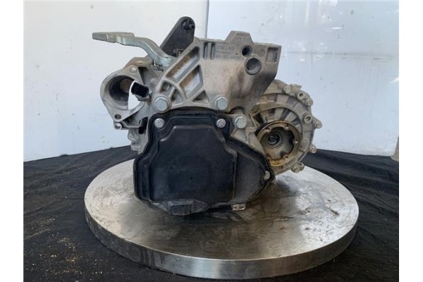 Recambio de caja cambios manual para volkswagen golf vii berlina (bq1/be2) 1.6 sport referencia OEM IAM TKV 30101964 