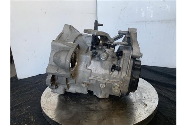 Recambio de caja cambios manual para volkswagen golf vii berlina (bq1/be2) 1.6 sport referencia OEM IAM TKV 30101964 