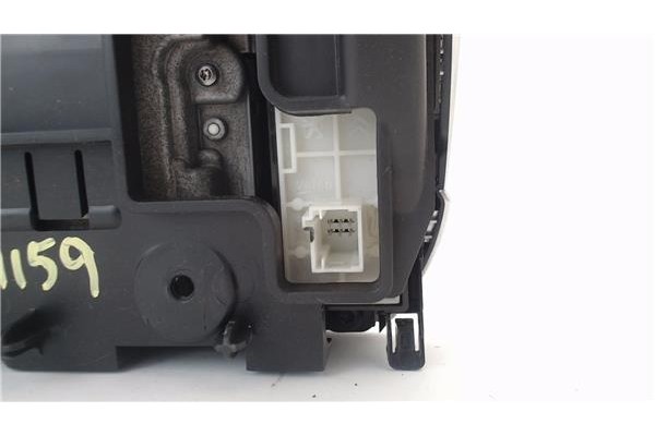 Recambio de autoradio para peugeot 2008 1.2 access referencia OEM IAM 980530178002 9806729580 