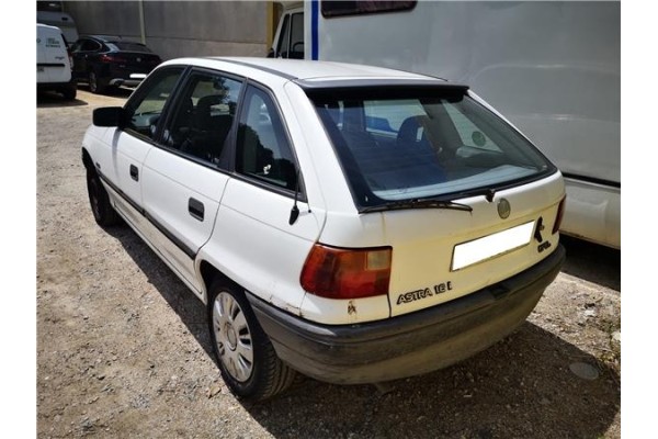 opel astra f berlina del año 1993